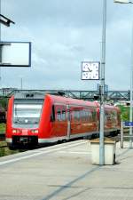 615 651 am 23.05.2010 bei der Einfahrt in Hof Hbf.