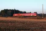 Am spten Nachmittag kommt dieser 612 mit aktiver NT von Gutenfrst ri Hof herber und wird bald an den paar Husern des Drfchens Fhrig in Nordbayern vorbeifahren.