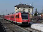 08.03.2011: Der RE 3857 (Mainz-Karlsruhe), bestehend aus 612 121 und 612 006 hat seinen vorletzten Halt in Philippsburg (Baden) erreicht. Diese RE-Verbindung wird noch bis Jahresende mit Dieselkraft gefahren. Mit der Elektrifizierung der Bruhrainbahn bis Ende 2011 soll diese Verbindung auf elektrische Traktion umgestellt werden.