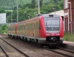 Eine 612er Doppeltraktion steht am 22. Mai 2011 als RE nach Bayreuth im Bahnhof Kaulsdorf (Saale).