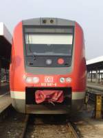 Der VT 612 587-6 hier in Lindau HBF. Dieser Regioswinger fhrt nach Mnchen HBF. Hinweis: Foto vom bergang Bahnhof zu den Gleisen auf der anderen Seite gemacht. Dort gibt es kein Tunnel.