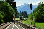 612 573 von Oberstorf nach Ulm Hbf (RE 3938) bei der Einfahrt in den Bf Fischen/Allgu (mit Alpenblick!) - 16.07.2011