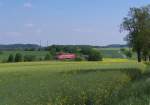 Die Rapsblte ist fast vorbei.....

Landschaft mit KBS 530/545 und 612er zwischen Gutenfrst und Grobau im Vogtland.

Strae und Bahnlinie laufen hier 200 Meter parallel voneinander.

Oftmals fhrt der Franken - Sachsen Express nur noch als solo Einheit.

Im Hintergrund noch ein Relikt aus der DDR Vergangenheit, Flutlichtmasten des ehemaligen Grenzbahnhofes Gutenfrst.
24 Mai 2012