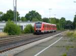 612 057 wurde hier bei der Durchfahrt durch den Bahnhof fotografiert, 11.07.2013.
Der Triebzug war als RE Nürnberg-Hof unterwegs.
