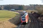 Zugbegegnung II: 612 092 als RE 3696 von Regensburg Hbf nach Hof Hbf und VBG 74265 nach Schwandorf bei Oberteich, 25.02.2014