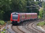 Im Jahr 2013 wurde der Fahrdraht zwischen Plauen ob. Bahnhof und Hof verlegt. Am 17.08.2013 waren die Bauarbeiten schon weit voran geschritten, denn ab Fahrplanwechsel Dezember 2013 soll der elektrische Betrieb losgehen. Dies wurde auch geschafft. 612 485 und 612 055 sind als IRE von Dresden nach Nürnberg unterwegs und erreichen gleich in Reuth / Vogtland den Scheitelpunkt der Strecke. Bahnstrecke 6362 Leipzig - Hof