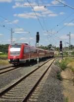 22.7.2013 12:01 DB AG 612 628 sowie ein weiter Triebzug der Baureihe 612 als RE aus Dresden Hbf nach Nürnberg Hbf bei der Ausfahrt aus Plauen (Vogtland) Oberer Bahnhof.