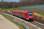 612 621 passiert gleich die Brücke bei Höhenreute aus Lindau kommend am 25.3.17.