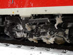 29. November 2010, Der Wintereinbruch hinterlässt seine Spuren am Drehgestell des VT 612 092. (Und er bewegt sich doch!)