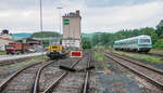 Blick vom Bahnsteig nach Norden in Mellrichstadt am 16.9.94: Sechs parallele Gleise lagen noch und nur eins davon war durch Sh2-Scheibe und Schwellenkreuz gesperrt.