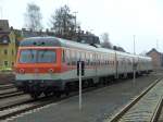 die letzte Kieselgraue/orange 614er garnitur, bestehend aus 614 005 + 914 003 + 614 006 ist bers Wochenende in Weiden abgestellt.