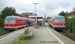Zugkreuzung in Zirndorf am 5.7.07, Blick Richtung Westen: Links steht 614 009 als RB nach Cadolzburg und rechts 614 051 als RB nach Zirndorf.
