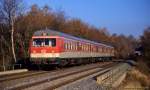 Kurz nach dem Verlassen des Tunnels bei Kulmain fährt 614 043-8 am 19. November 1997 als Eilzug von Martredwitz nach Nürnberg an mir vorbei.