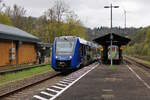 vlexx 620 416 durchfährt den Bahnhof Heimbach(Nahe) als RE3 nach Frankfurt (M) Hbf. (29.04.2023)