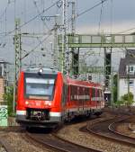   Der nagelneue dreiteilige Dieseltriebzug Coradia LINT 81 - 620 525 / 621 025 / 620 025 der DB Regio (VAREO) am 29.08.2014, als RB 25 - Oberbergische Bahn (Köln Hansaring - Engelskirchen), hier