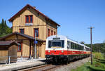 VT 413(626 413)und VT 411(626 044)als RB 22281 im sonntäglichen Verkehr der SAB nach Engstingen.(Kohlstetten 12.8.2018).