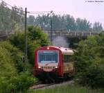 VT 121 der HzL und 50 2988 als HzL 642 (Trossingen Stadt-Trossingen DB) am km 1,5 1.6.09