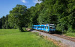 628 423 der Gäubodenbahn fährt als RB von Prien nach Aschau, hier zu sehen beim Haltepunkt Umrathshausen Ort. Aufgenommen am 26. Juni 2017.