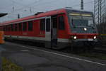 Deteilansicht der RB 37 in Entenfang wartet. Wenn der Güterzug durchgefahren ist bekommt der 628 687 Ausfahrt nach Duisburg Hbf. Samstag den 13.1.2018