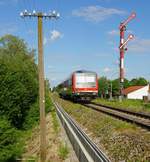 Rottalbahn am 25.05.2017. Ein 628er hat grade das Einfahrsignal von Pfarrkirchen passiert. Wie man sieht, wird es die Freileitung nicht mehr lange geben. Vmtl. ist sie dort schon Geschichte mittlerweile......