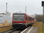 628 335 beim verlassen des Bahnhof Wolfegg im März 2018