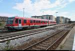 Nachdem 628 648 der DB ZugBus Regionalverkehr Alb-Bodensee GmbH (RAB) (DB Regio Baden-Württemberg) an der Dieseltankstelle getankt hat, stellt er RB 22719 nach Eriskirch im Startbahnhof