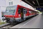 629 005 der DB ZugBus Regionalverkehr Alb-Bodensee GmbH (RAB) (DB Regio Baden-Württemberg) als RB 22731 nach Lindau Hbf steht in ihrem Startbahnhof Friedrichshafen Hafen auf Gleis 2b.
[11.7.2018 | 15:46 Uhr]