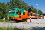 Auf der Fahrt von České Budějovice nach Nové Údolí verlässt 628 344-3 (95 80 0 628 344-3 D-GWTR) der GW TRAIN mit einem Fahrradwagen und einem weiteren Triebwagen der Baureihe 628 am 28.06.2019 die Haltestelle Horní Planá zastávka.