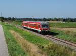 Der 628 593 als RB nach Bogen am 11.08.2019 unterwegs bei Hirschling.