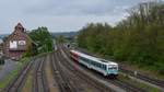 628 673  Anna  und ein verkehrsroter Kollege sind unterwegs als RE Aschaffenburg - Crailsheim und haben soeben Obernburg-Elsenfeld verlassen. Aufgenommen am 27.04.2019 11:37