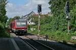 Zge von/zu der Ladesgartenschau in berlingen (|||) - 628 901/629 001 als RE 22788, Friedrichshafen Stadt - Singen (Hohentwiel), am 18.08.2021 nach der Durchfahrt von Friedrichshafen-Manzell