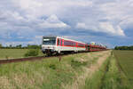 Bei den SyltShuttle-Autozügen zwischen Westerland(Sylt) und Niebüll lohnt sich hin und wieder auch ein Nachschuss, so auch am 31.05.2022 in Lehnshallig.