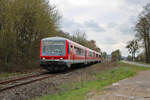 DB 628 475 und 628 473 fahren an Karfreitag von Bouzonville nach Dillingen(Saar) und durchfahren hier gerade den ehemaligen Bahnhof Guerstling an der deutsch-französischen Grenze.