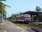 Bahnhof Soltau(Han) am 13.09.2006. Wo einstmals Loks der Baureihe 218 mit Silberlingen anzutreffen waren, sind heute nur noch 614 und 628 anzutreffen.
Diesder 628 ist soeben aus Uelzen in Soltau(Han) eingefahren und wird nach kurzer Wendezeit zurck nach Uelzen fahren. 