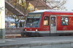 628 639 verlässt Mühldorf am 30.10.2025 in Richtung Burghausen