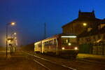 Spät am Abend steht 628 693 in Lauterbourg bereit für seine Rückfahrt nach Wörth. Links sieht man einen der zwei Flutlichttürme welche den Güterbahnhof beleuchten. 

Lauterbourg 02.10.2023