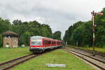 628 693 erreicht mit einem weiteren 628er den Bahnhof Winden auf seiner Fahrt nach Neustadt an der Weinstra�e. Das Bild wurde vom Bahnsteig aus gemacht. Das Bild wurde vom Bahnsteig aus gemacht.

Winden 18.08.2024