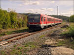 Eine Doppeleinheit mit 628445 an der Spitze f�hrt hier am 21.9.2026 um 13.46 Uhr in Otterbach nach Kaiserslautern weiter.