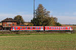 628 639 von Mühldorf nach Landshut am alten Bahnhofsgebäude von Götzdorf am 19.10.26.