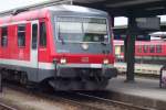 Ein VT 628 wartet im Bahnhof Mhldorf auf weitere Einstze.