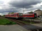 Der 628 649 am 01.05.2008 bei der Einfahrt in Mhldorf im Hintergrund ist der Speisewagen der Sdostbayernbahn zusehen.