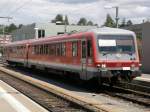 VT 628 318 fhrt aus Richtung Singen in den schweizer Bahnhof Schaffhausen ein.