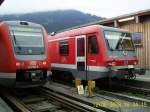 2 Generationen treffen am 12.8.2008 in Oberstdorf aufeinander. Links 612 586-8 und rechts 628 262-8.