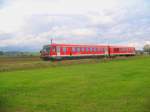 Ein Triebwagen der Baureihe 628 schleicht seinem Ziel Bad Rodach entgegen (Meeder, 3.10.08)
