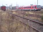 Die letzten Tage der BR628 DB ra auf der Oberwesterwaldbahn. Hier die BR628 aus Au/Sieg. Ab 12.12 fahren her Lint der Gesellschaft vectus.
Im nebengleis ein alter Gterwagen.