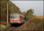 629 340-1 fuhr am 26.10.2008 zur Mittagszeit als RE von Ellwangen nach Ulm und passierte dabei meinen Fotostandpunkt in Rainau-Buch, also kurz vor seinem nchsten Halt in Goldshfe.