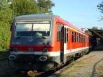 628 602 steht am 04.09.2003 als RB Groheringen-Smmerda-Straufurt ( Pfefferminzbahn ) abfahrtbereit im Bahnhof Smmerda.