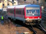 928 612-1 (Stadt Traunreut)verlsst soeben sein Tgliches Ruheplatzerl am Bhf.Ried i.I., und wird sogleich als ER5993 aufgerstet;090318