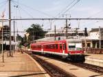 928 488-6/628 488-9 mit RE 5224 Trier-Luxembourg auf Bahnhof Luxembourg am 24-7-2004. Bild und scan: Date Jan de Vries.