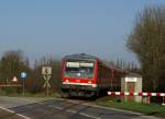 628 213-0 und ein weiterer 628 passieren am 10.04.2009 als RE nach Kiel Hbf den Bahnbergang `Ascheberg´ in Ascheberg.